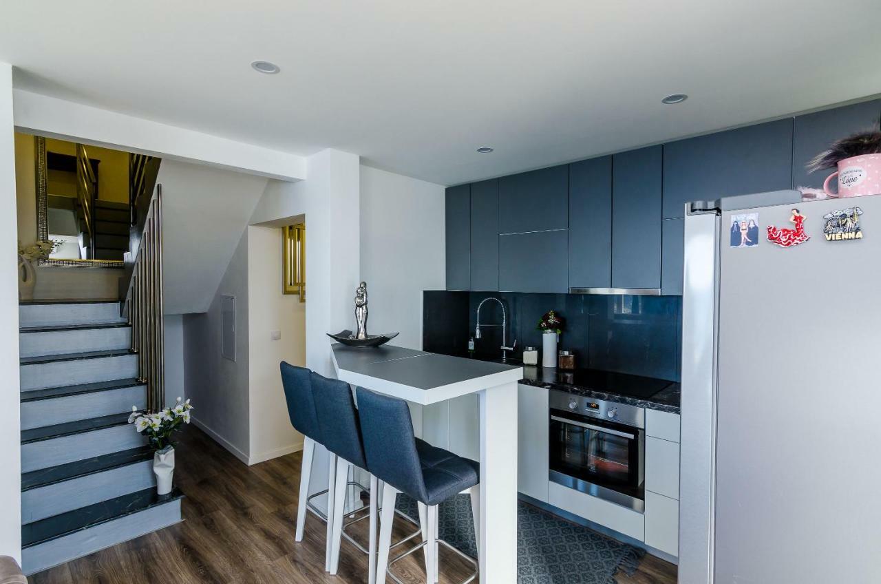 Superior Apartment Nike ムリニ エクステリア 写真