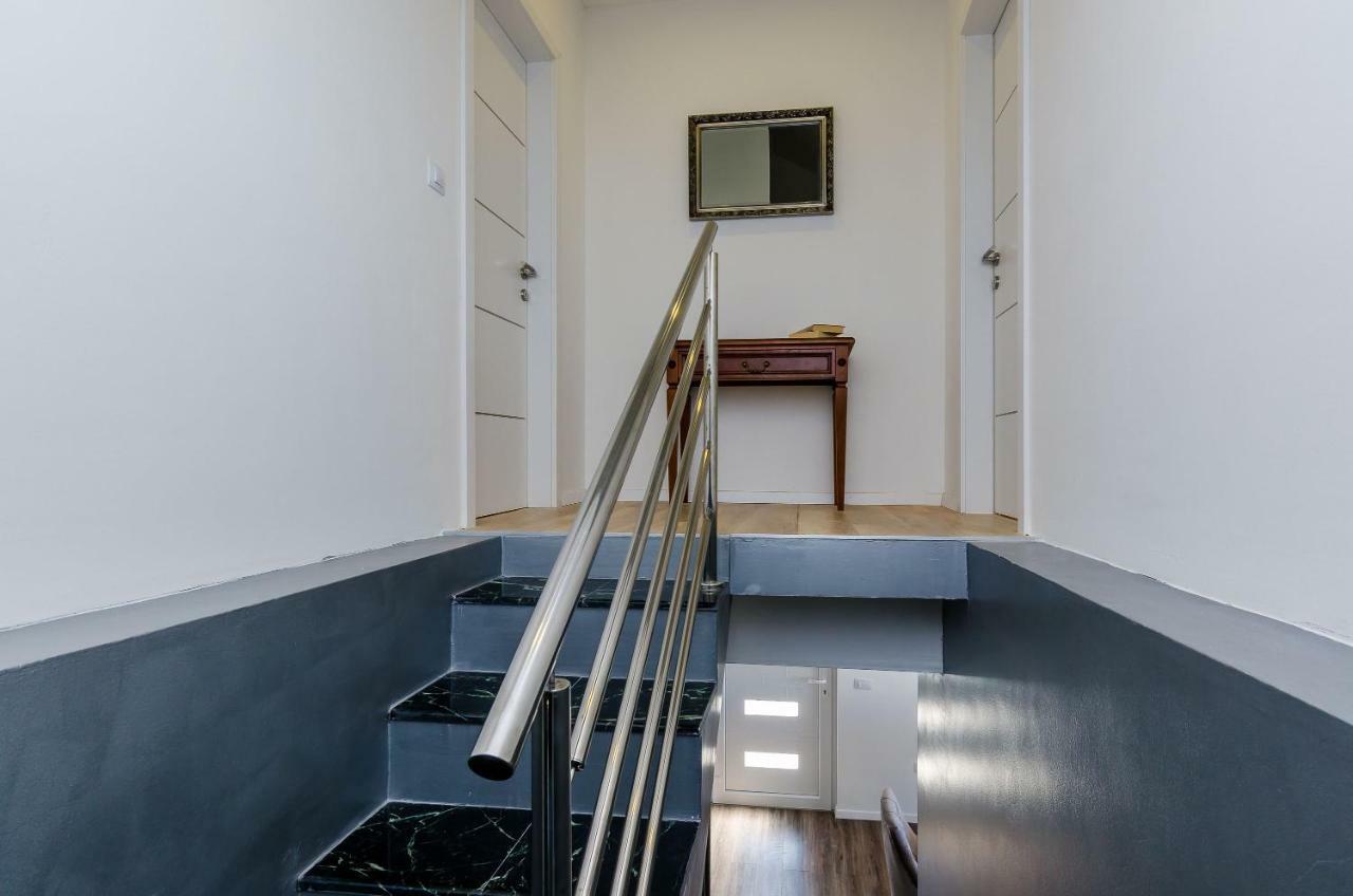 Superior Apartment Nike ムリニ エクステリア 写真