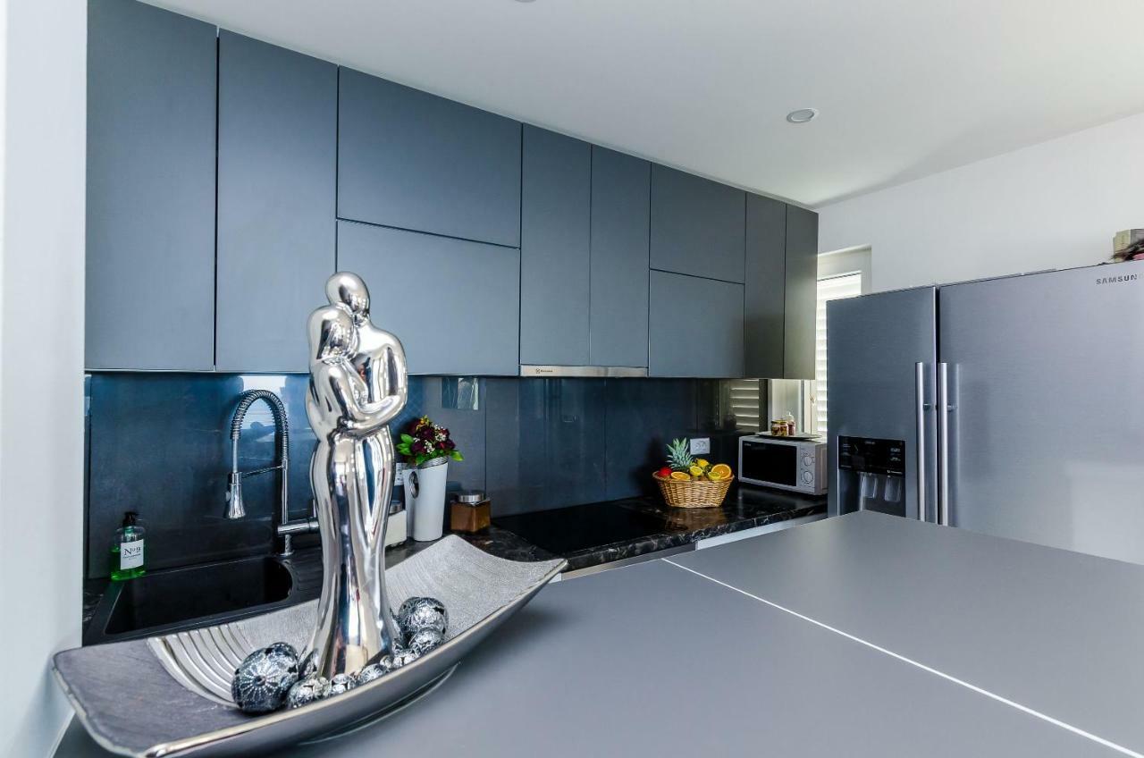 Superior Apartment Nike ムリニ エクステリア 写真
